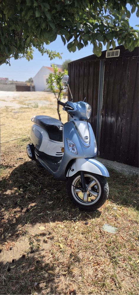 Mota 50cc SYM Fiddle III pronta a andar