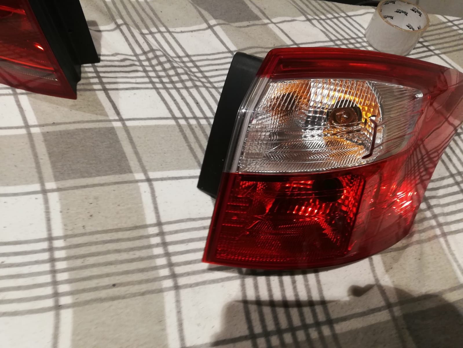 Lampa tylna prawa Ford Focus MK3 kombi 2010-