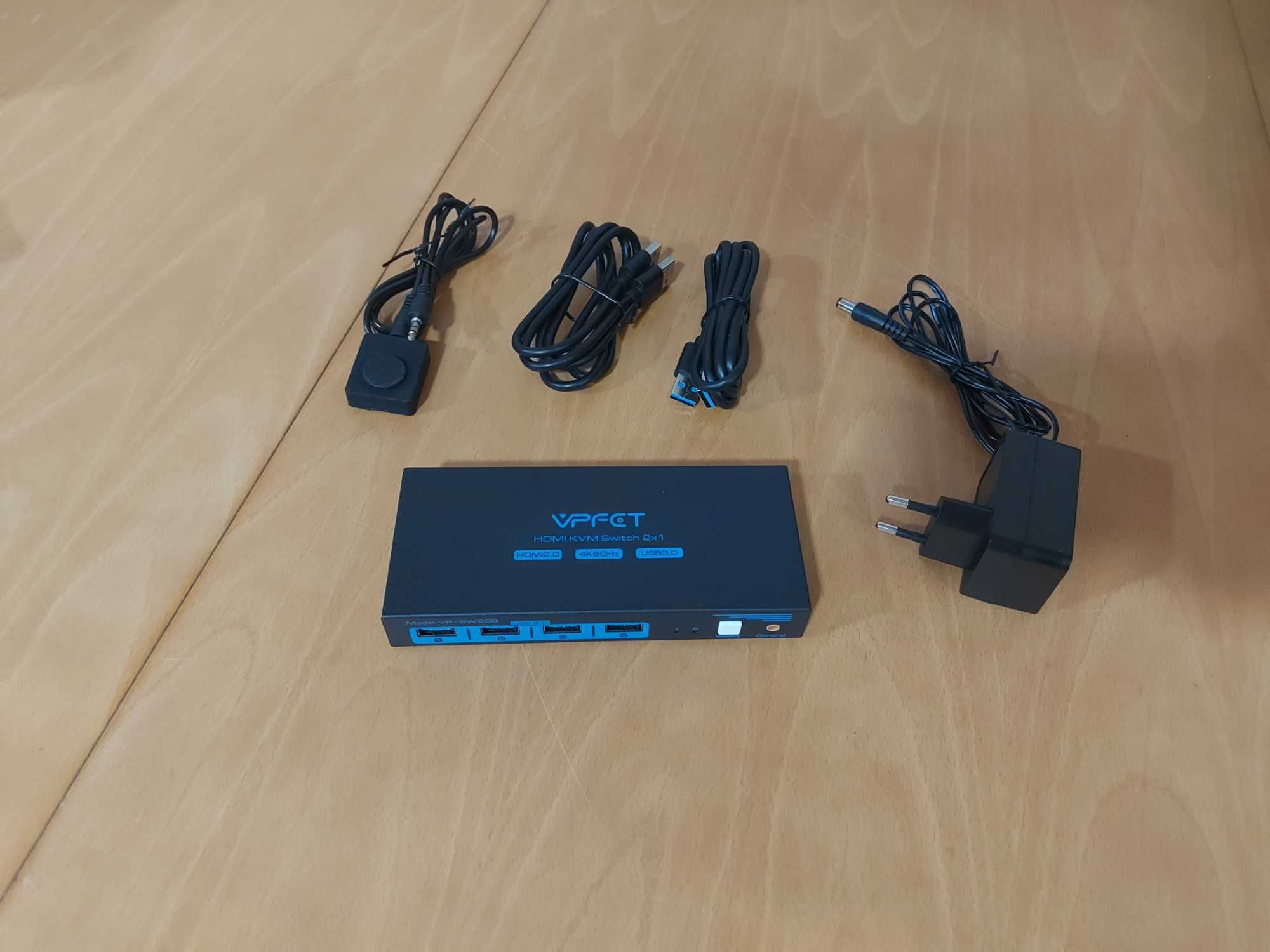 KVM Switch HDMI USB 3.0 – 4K 60Hz – 2 PCs / 1 Monitor + 4 USBs