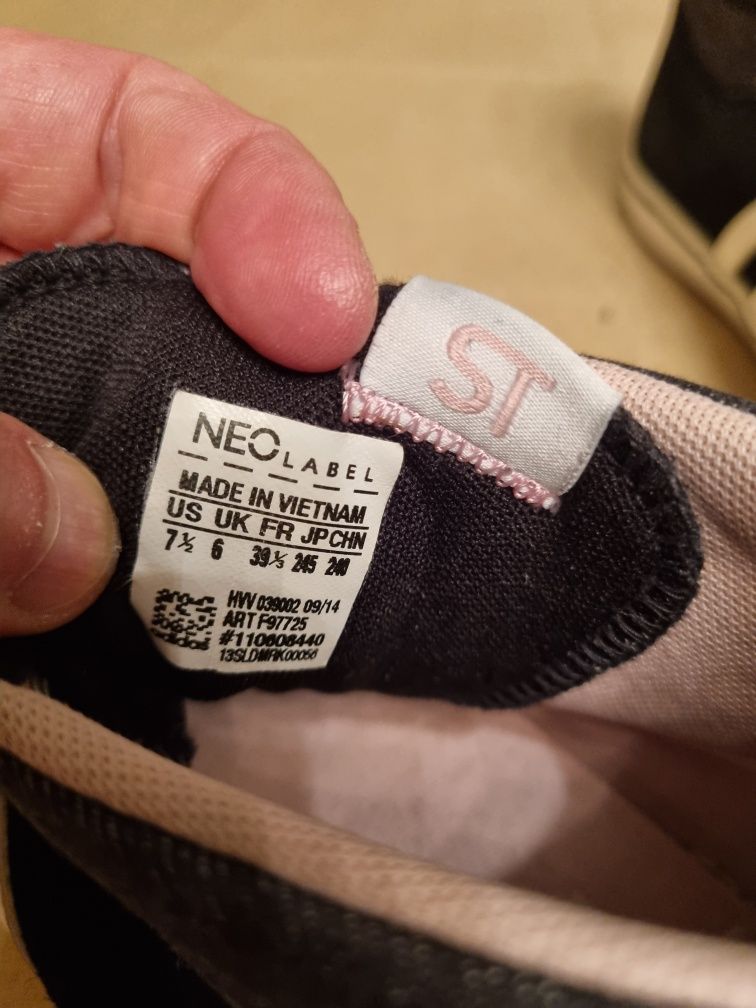 Хайтопы, ботинки, кеды Adidas