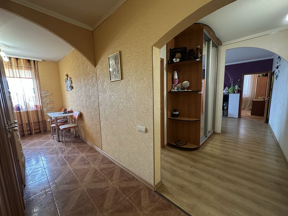 Продам 4-х комн. квартиру на Амосова СОБСТВЕННИК