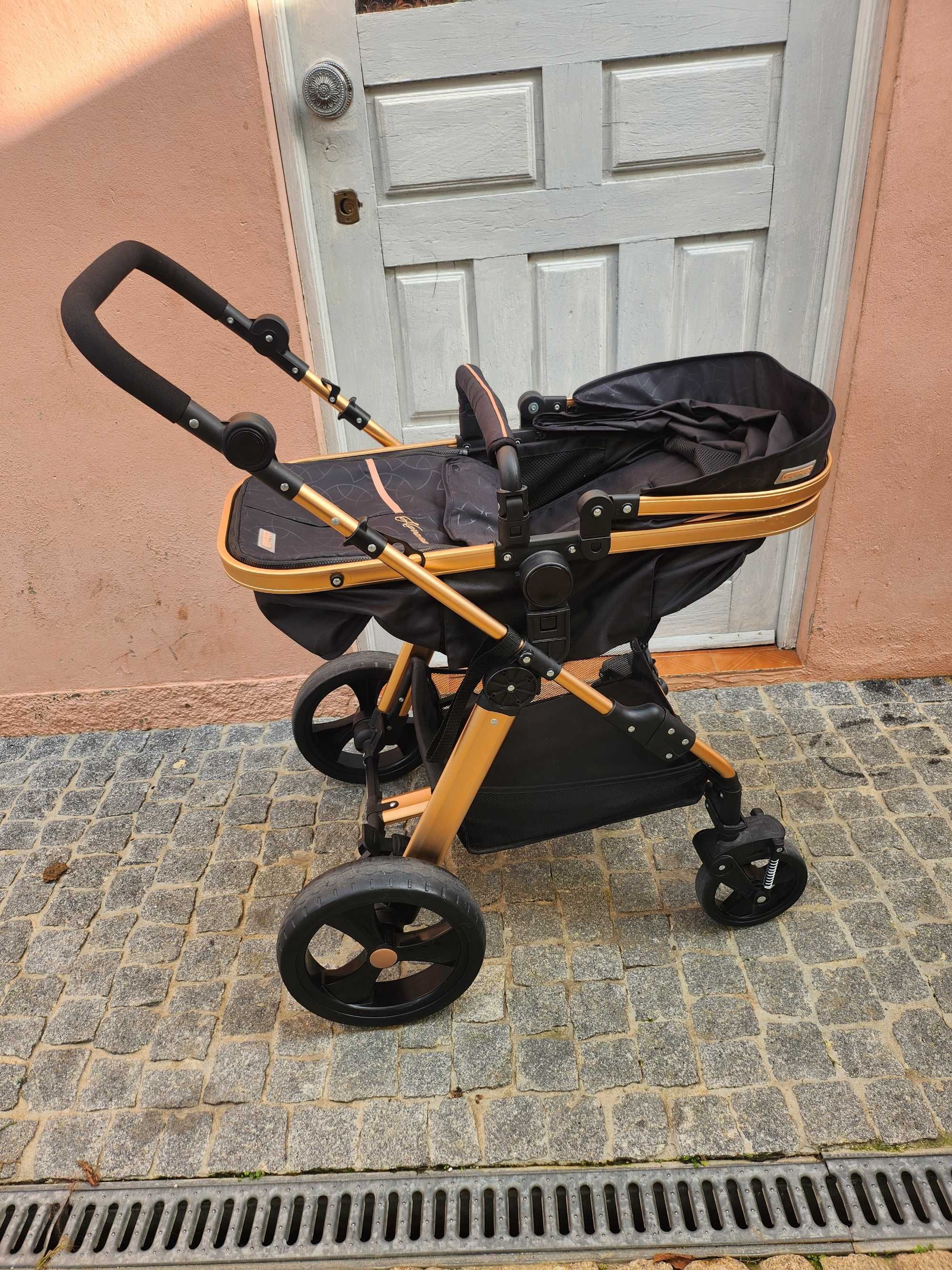 Carrinho de bebé usado pouquíssimas vezes
