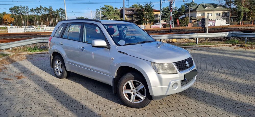 Suzuki Grand Vitara 2005 rok 2.0 benzyna LPG hak klima napęd 4x4
