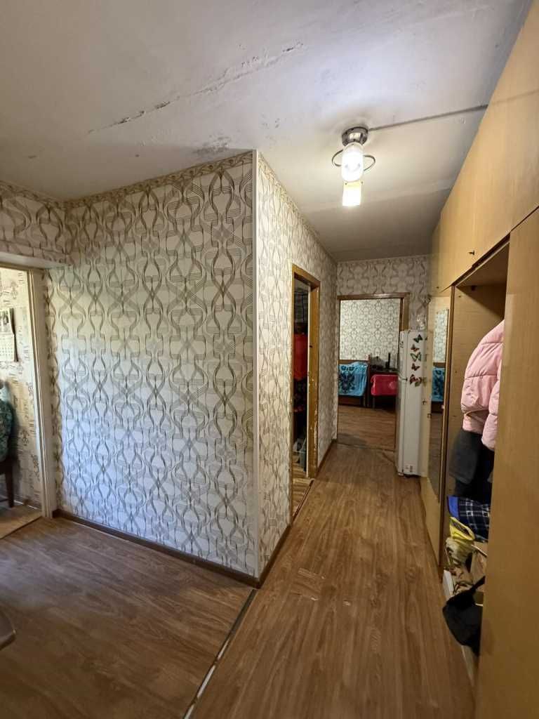3к.квартира, Алмазний, 60м2, 2/5, в житловому стані