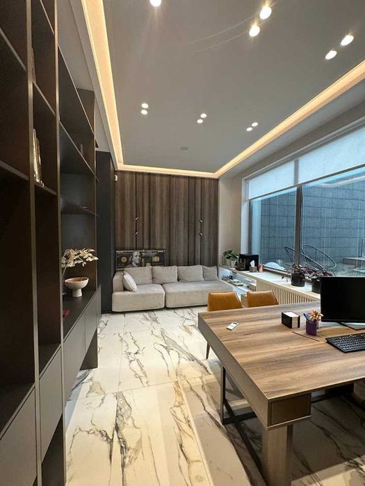 Офіс з терасою. RiverStone, Дніпровська набережна, 14в. Генератор