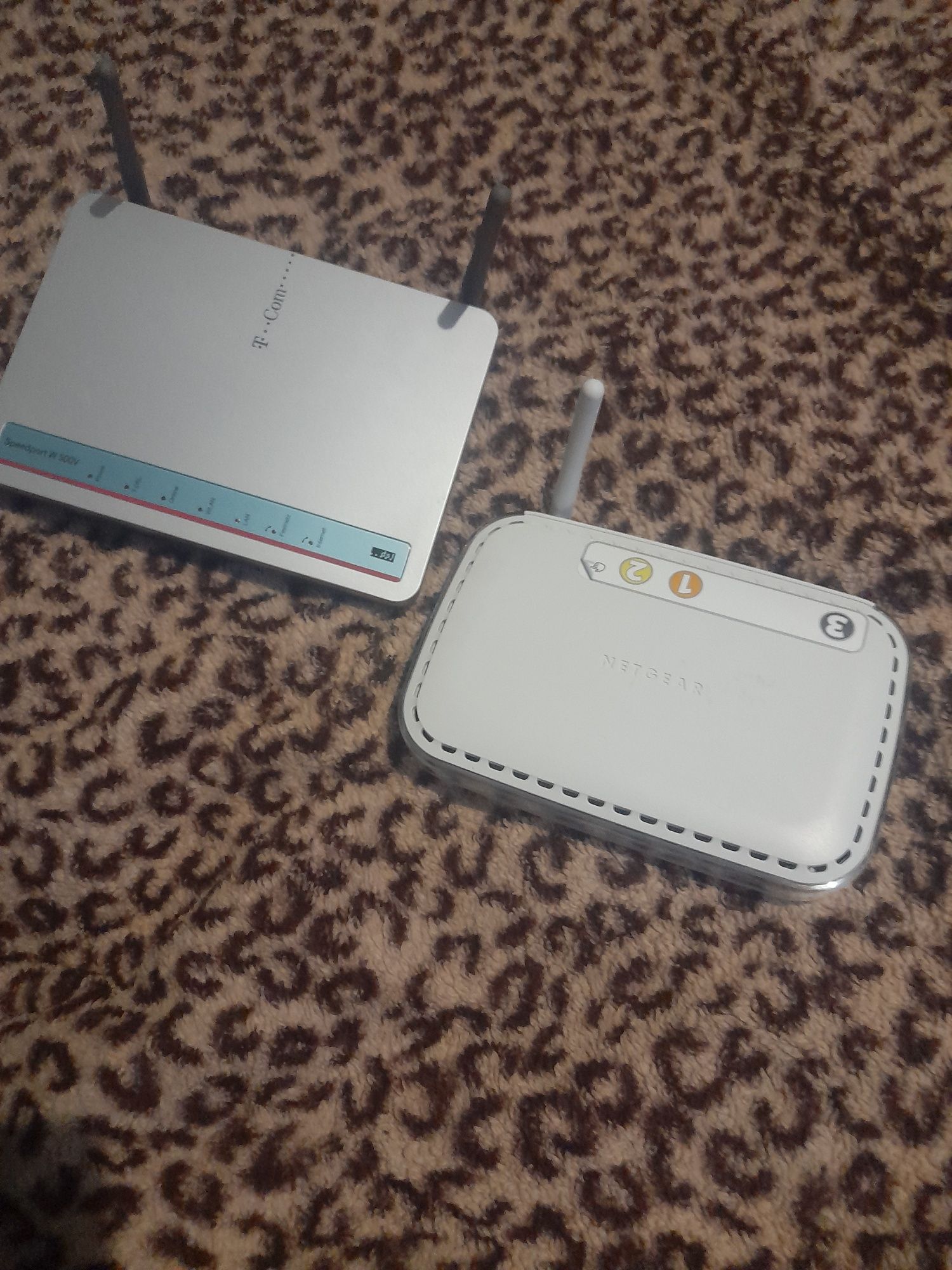 Продам 2 роутери wi fi