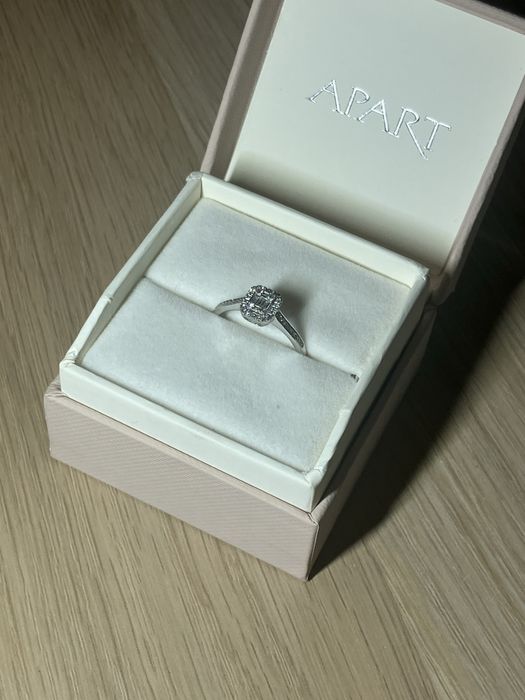 Pierścionek z diamentami APART, złoto 585, białe rodowane