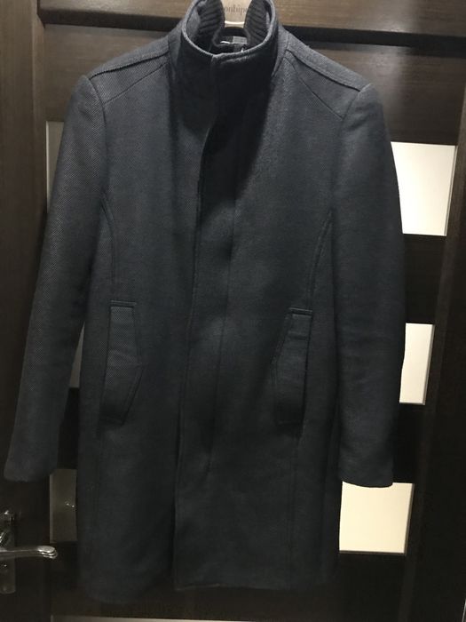 Стильне чоловіче пальто ZARA, розмір S