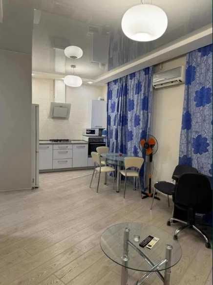 Павлово Поле, 2 к.кв., 1-ый дом от метро Бот.Сад, 3/5, сталинка. AN