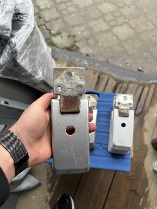 Завіси Петли Двери Спринтер 903 CDI LT35 180 градусів
