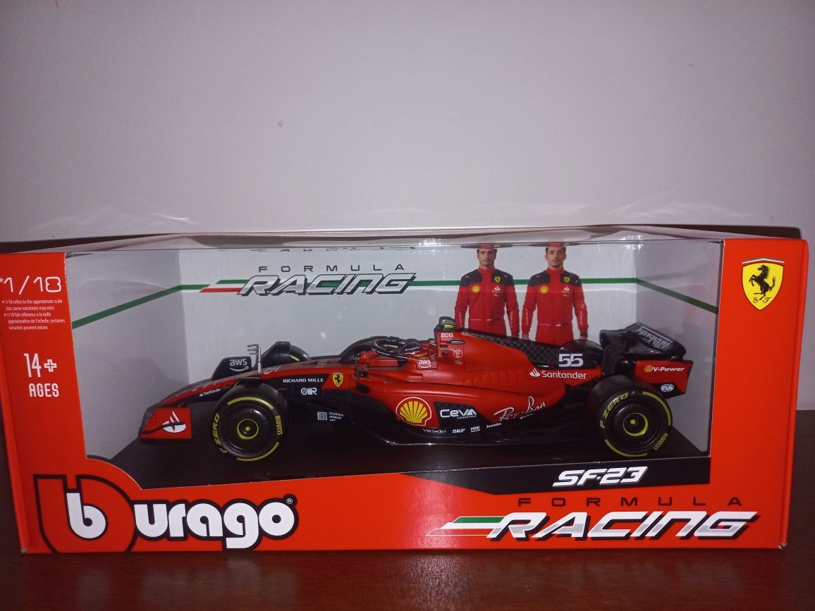 Bburago bolid Ferrari Racing SF23, C. Sainz, skala 1:18