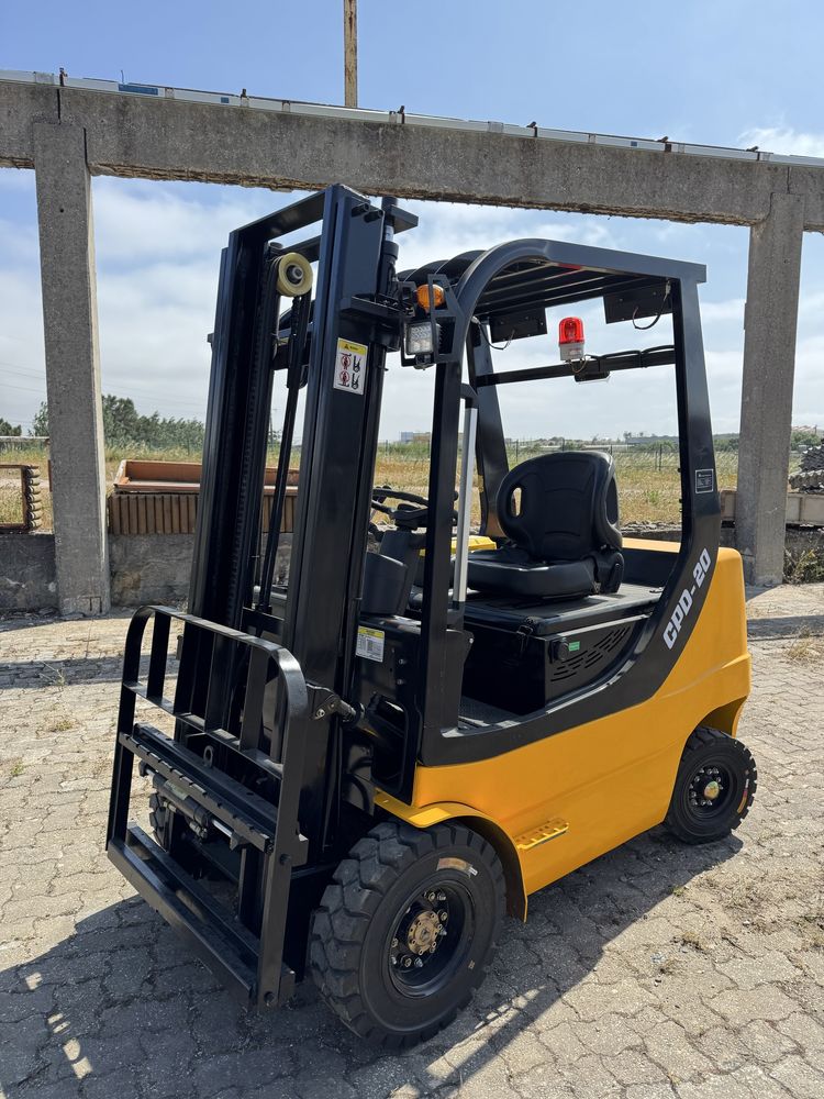 Empilhador 2ton 4.5m lithium