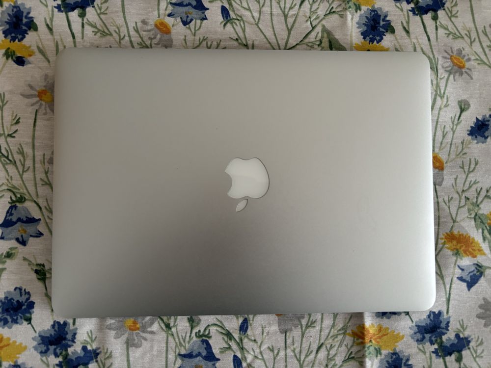 Macbook air - mid 2013 - model 6.2 - 8GB ram !