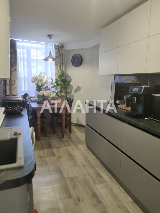 Центр 3 комнаты в коммунальной квартире