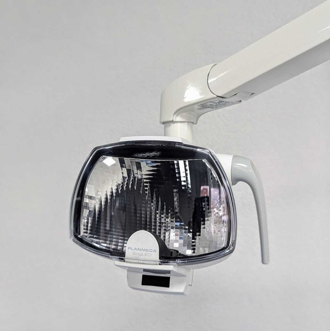 Стоматологічна установка Planmeca Compact