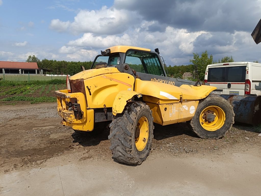 Ładowarka New Holland Lm 430 z 2002 r jcb Manitou