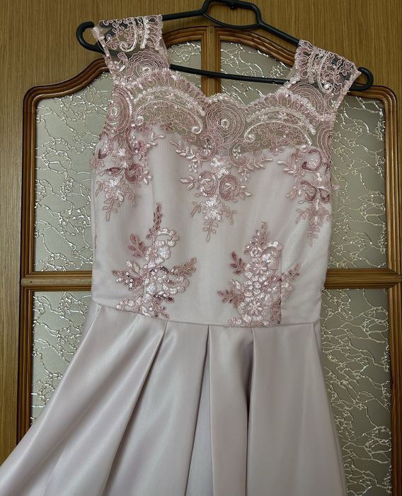 Вечірнє плаття колір пудра