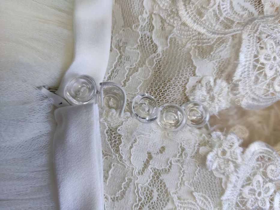 Suknia ślubna koronka