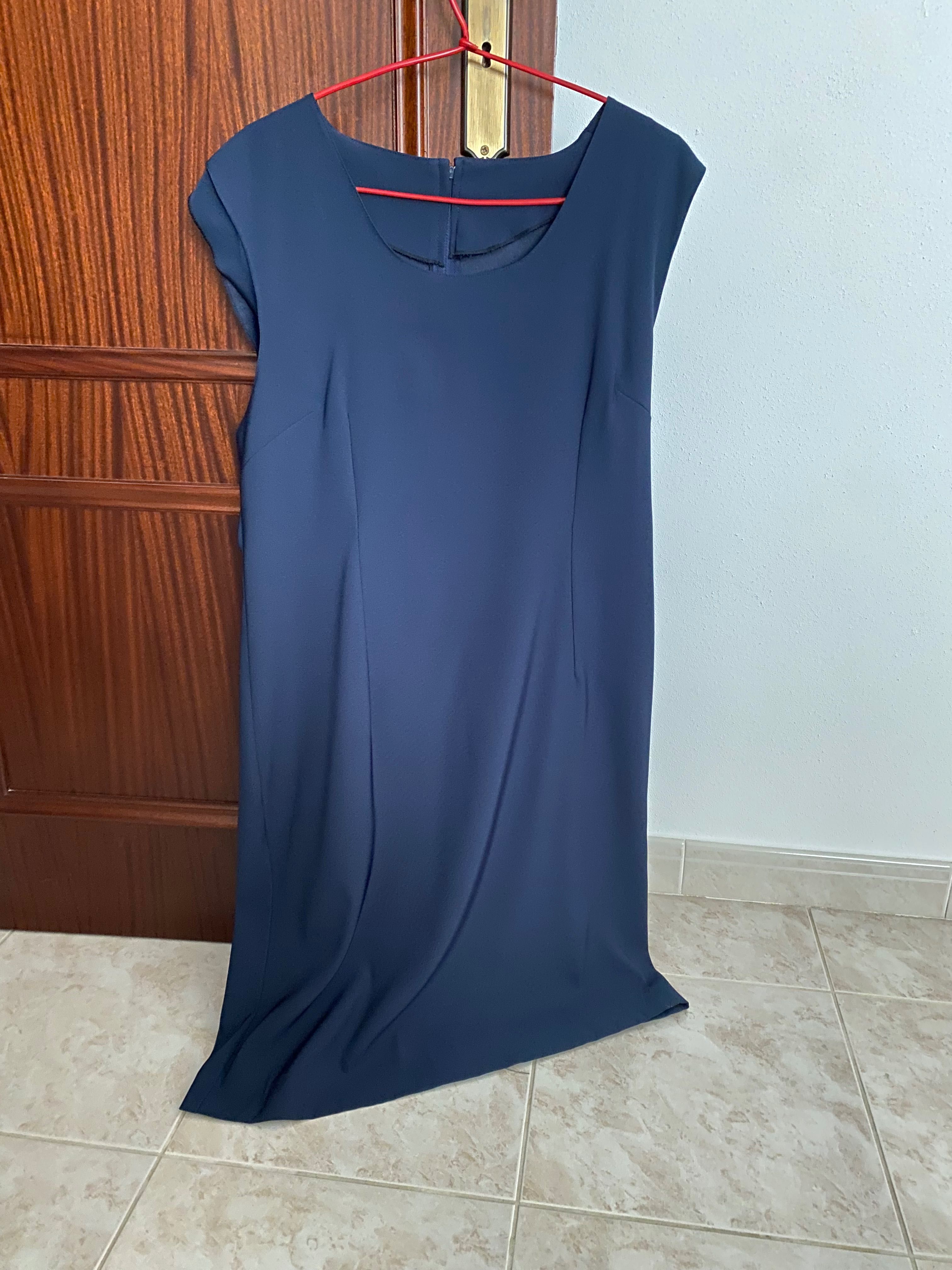 Vestido azul conjunto com casaco