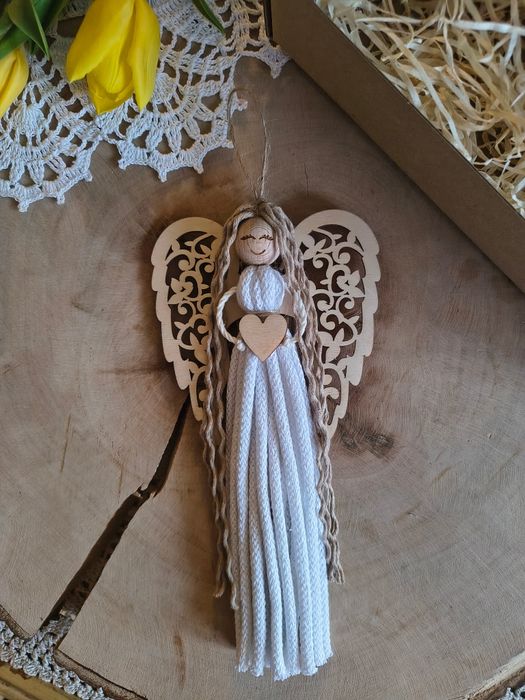 Anioł aniołek stróż zawieszka makrama