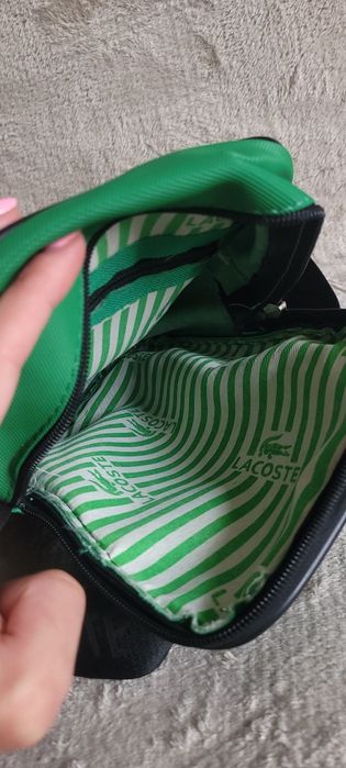 Zielona torba na ramię nerka saszetka Lacoste