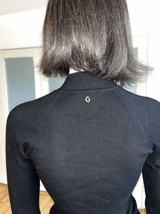 uess sweter damski kolor czarny lekki z półgolfem, M