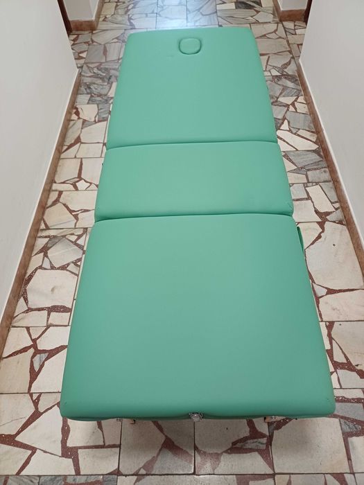 Składany trzysekcyjny drewniany stół do masażu - uszkodzony w transp.