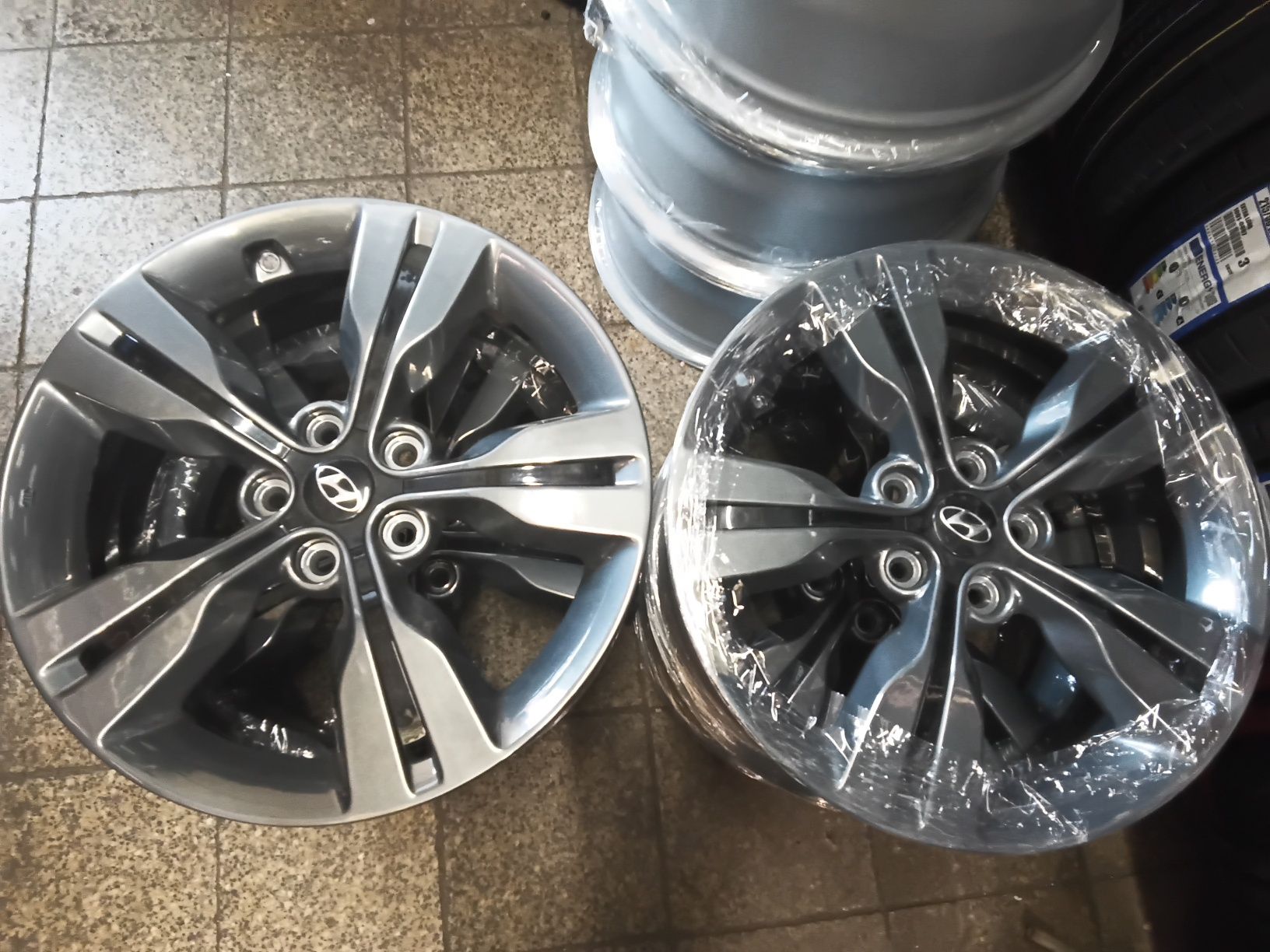 Felgi Hyundai 18" 5x114.3 67.1 ET 49