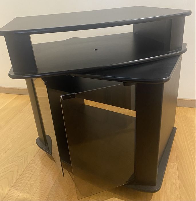 Mesa para tv e aparelhos de musica