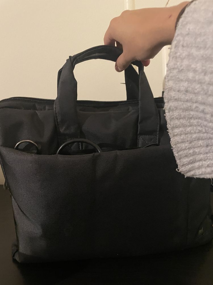 Lenovo Yoga 300 branco e preto