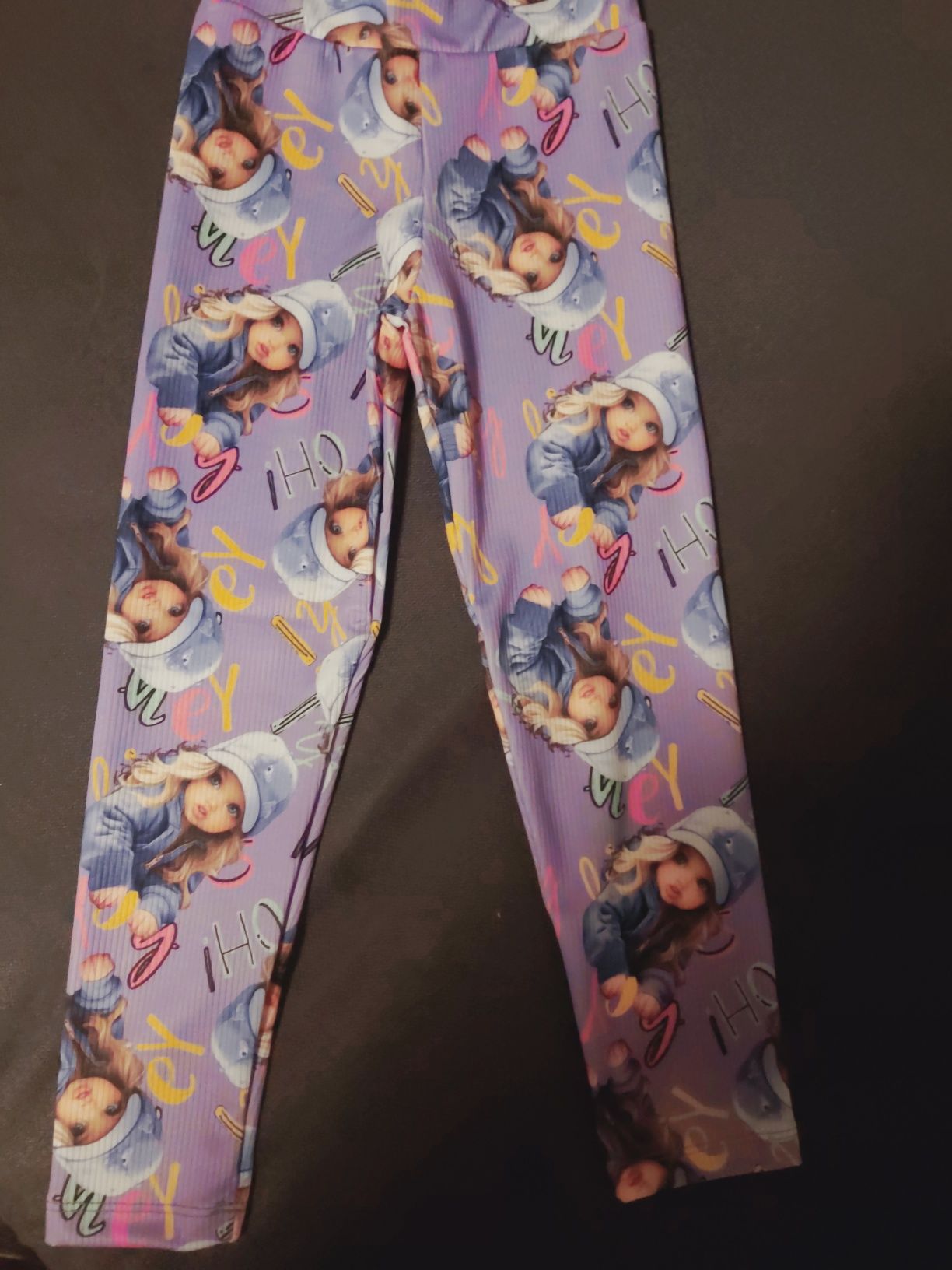 Nowe legginsy dziecięce prążek. Modne wzory bardzo ładne kolory .
