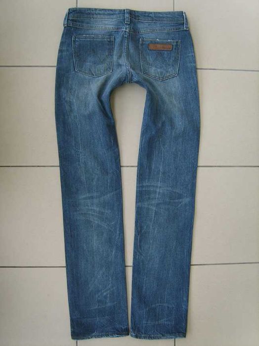 Dżinsy Wrangler , granatowe damskie spodnie jeansowe W26 L32 pas 72 cm