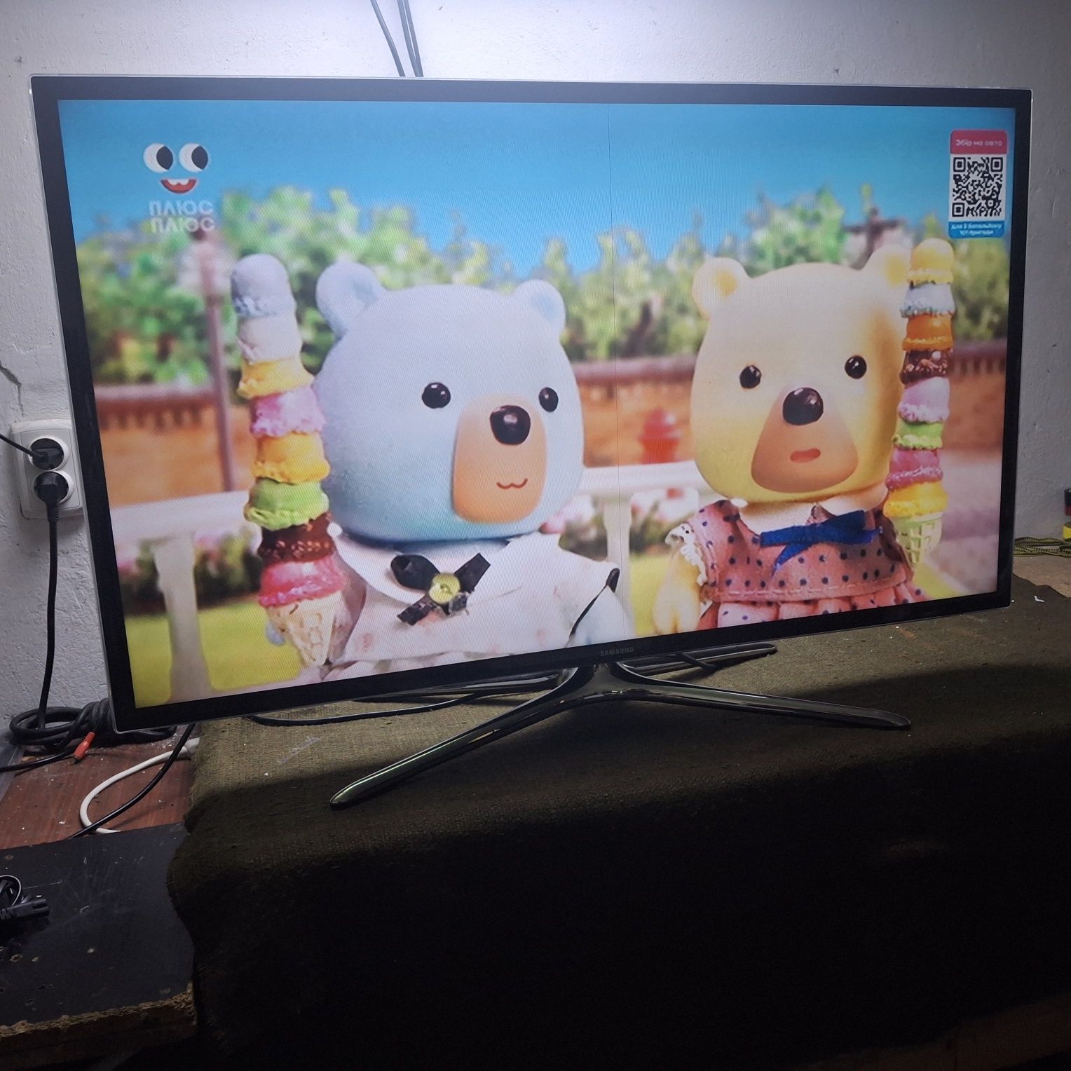 Samsung 40" Smart TV WiFi,  телевізор
