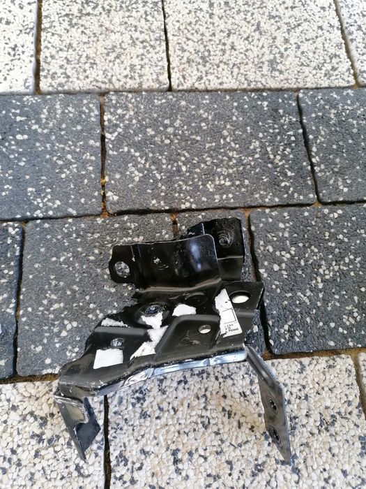 Renault Megane III 3 08- wspornik wzmocnienie błotnika prawy przód PP