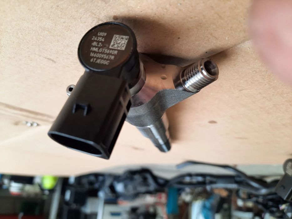 Renault Master IV  2020-24 rok Wtryskiwacze paliwa