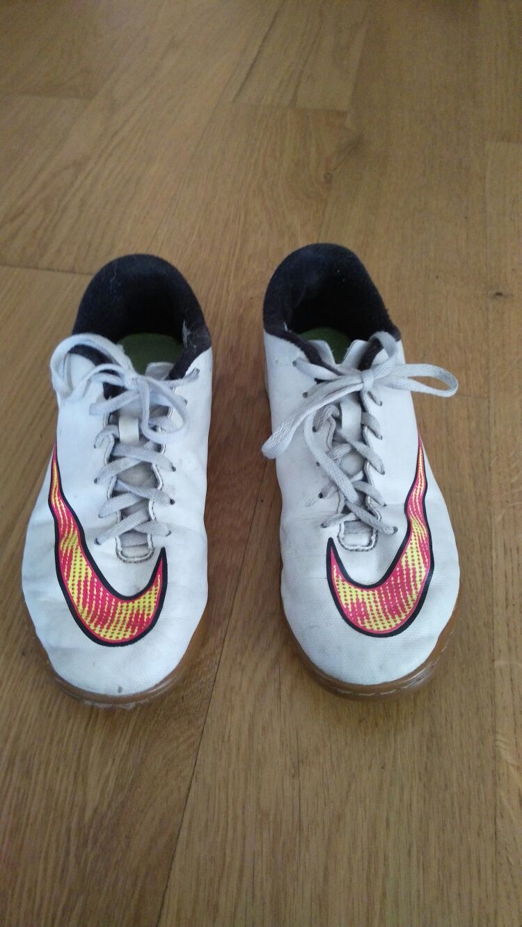 Buty piłkarskie Nike Mercurial rozmiar 37,5.