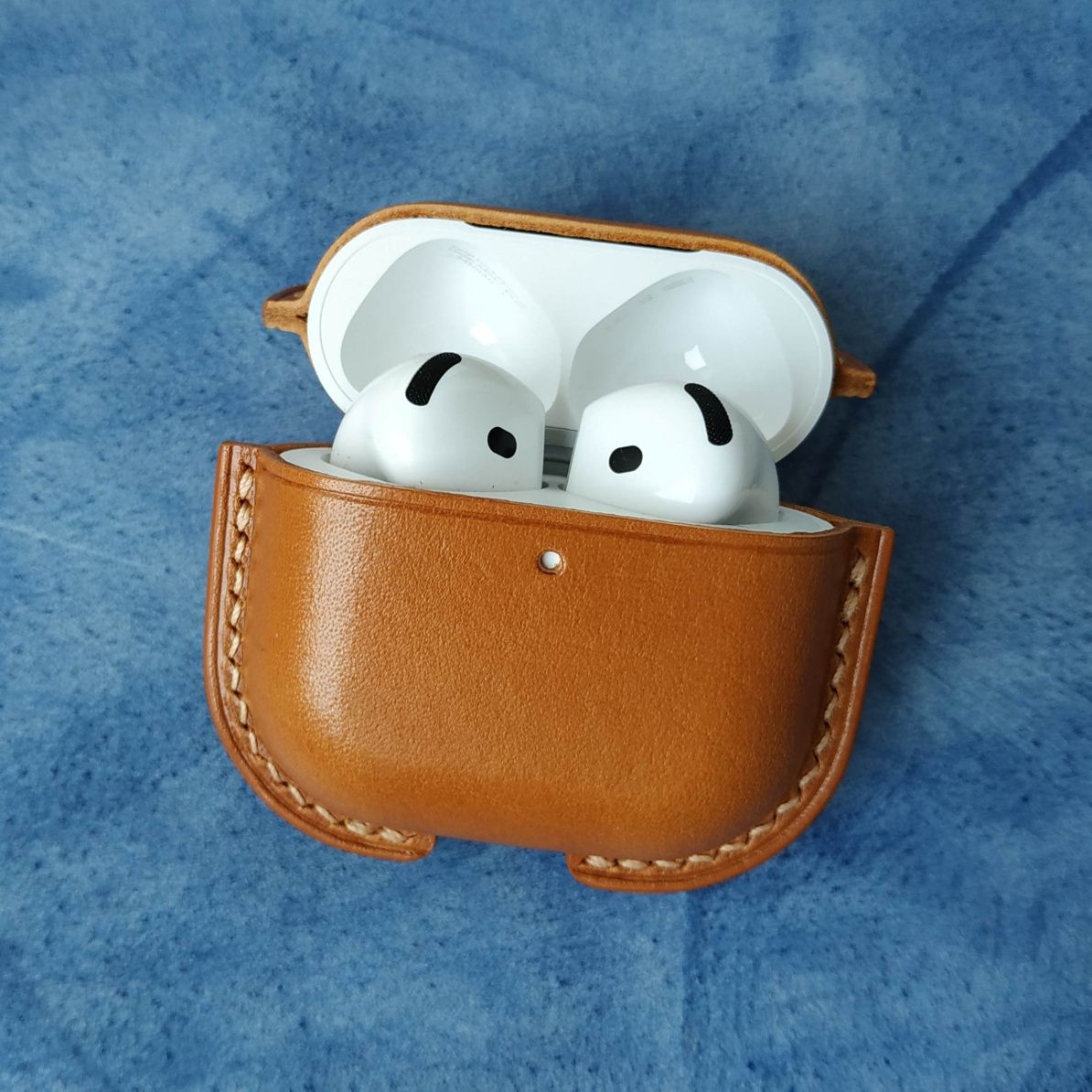 Чохол для AirPods 4 .