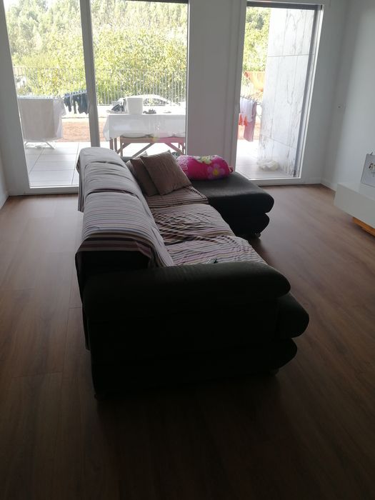 Sofá com chaise longue