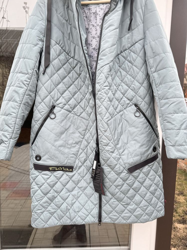 Жіноча демісезонна куртка, пальто