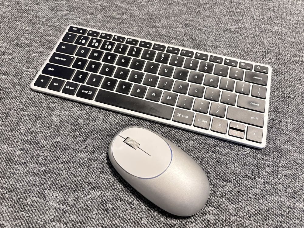 Mac mini M2 16GB/512GB + stacja-mysz-klawiatura