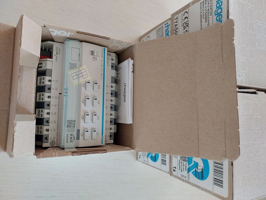 Hager TYAS608D napęd żaluzji