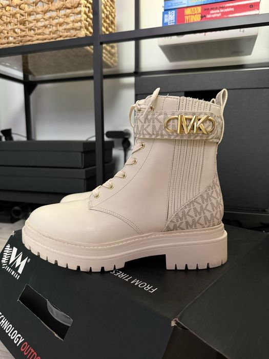 Białe/kremowe botki Michael Kors