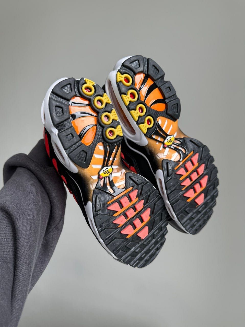 Мужские кроссовки Nike Air Max TN Plus Black/Orange. Размеры 40-45