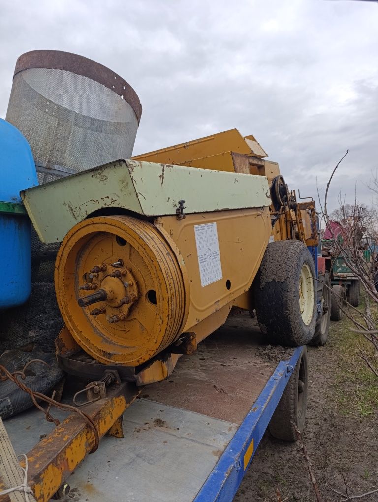 Продається прес-підбирач Reviere-Casalis KR-40TS

Ширина захвату 1,4 м