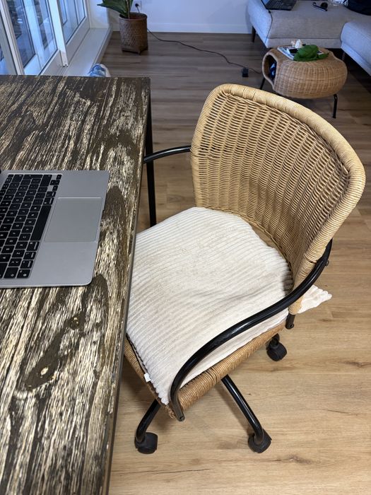 Secretária da Area store