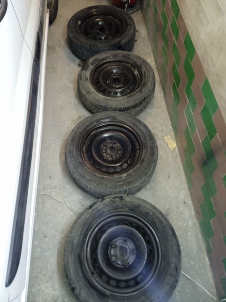 Диски 5/112 R15 з шинами