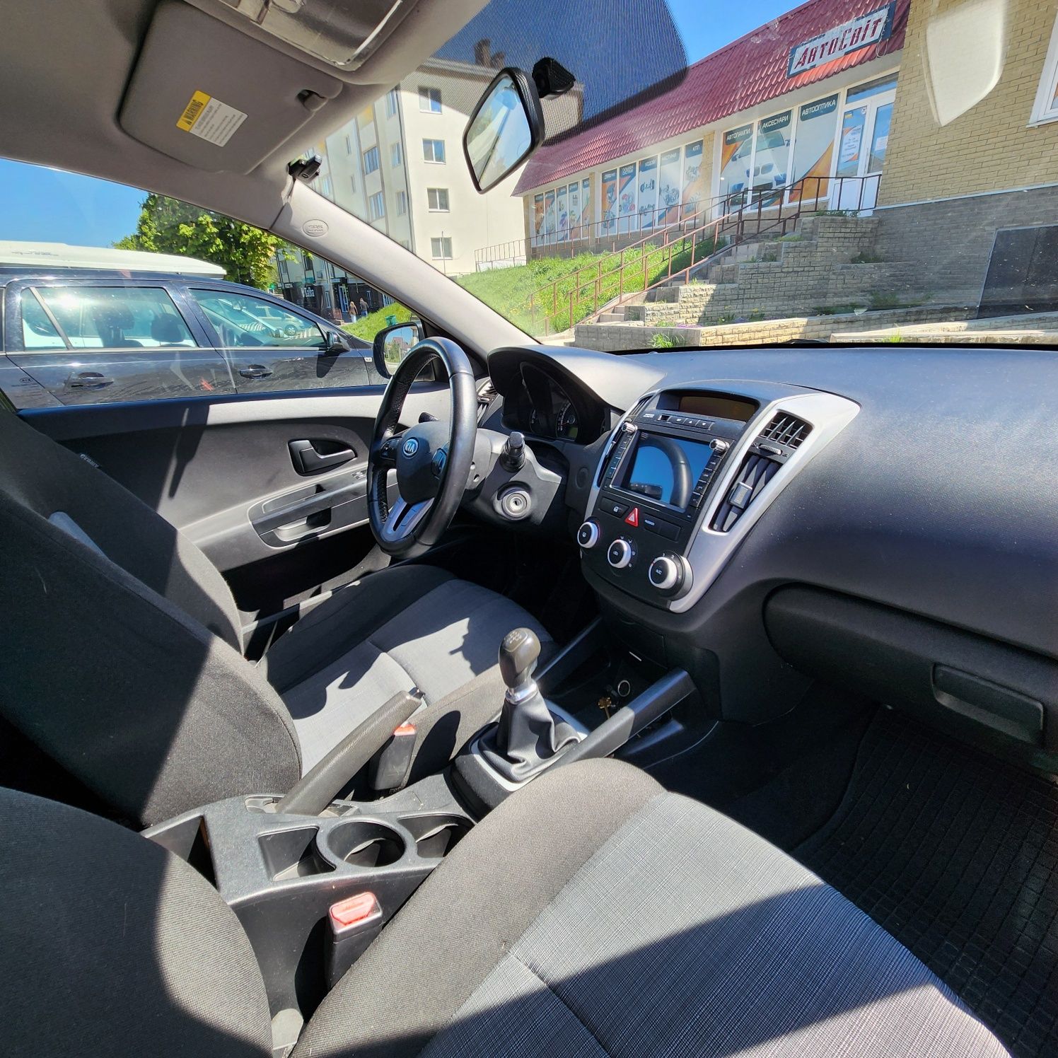 Kia ceed 1.4 хетчбек 2010 рік