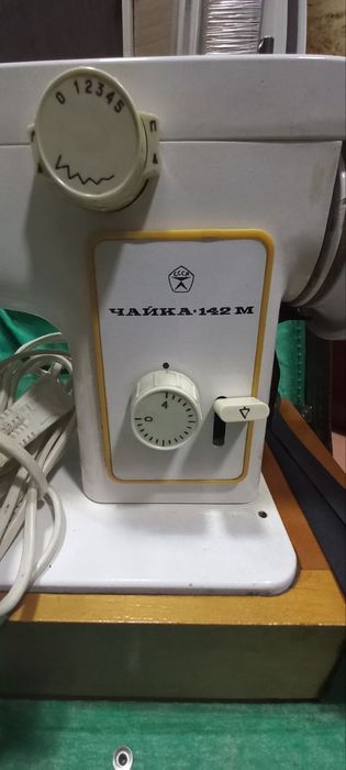 Швейна машинка Чайка 142М