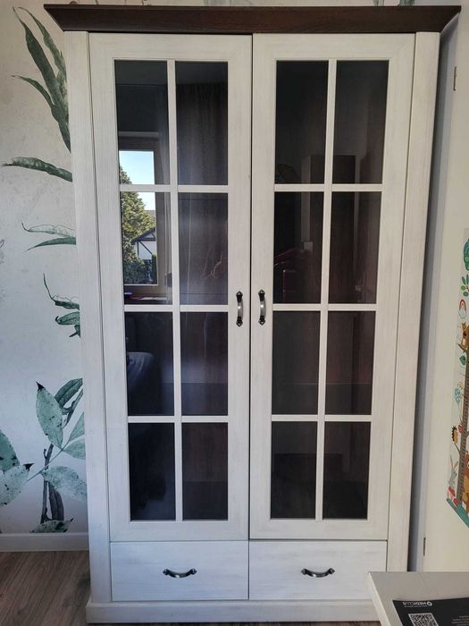 Kredens, Witryna szklana – styl skandynawski, rustykalny