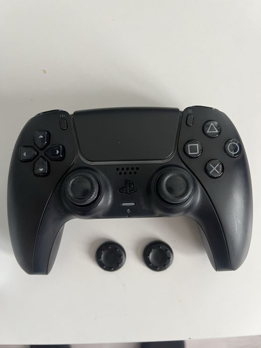 Playstation 5 +2 gry+2 pady